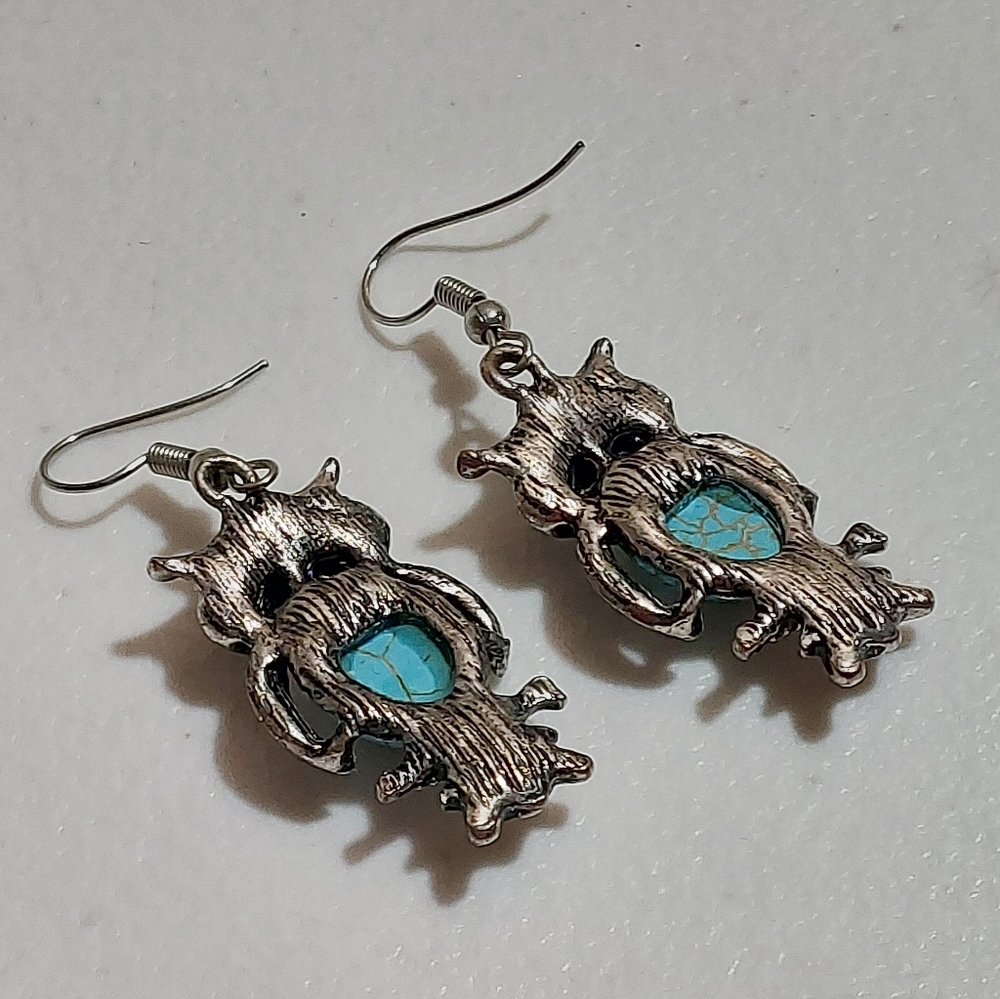 Vintage Inspired Faux Turquoise Belly Silver Tone Detailed Owl Dangle Earrings - Picture 4 of 4